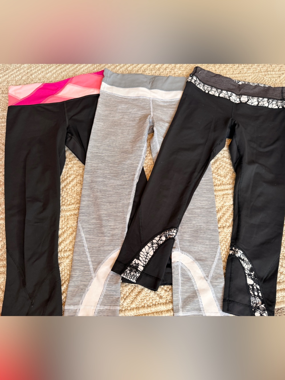 4 pcs. LULULEMON BUNDLE Leggings - Size 4 - Picture 8 of 10